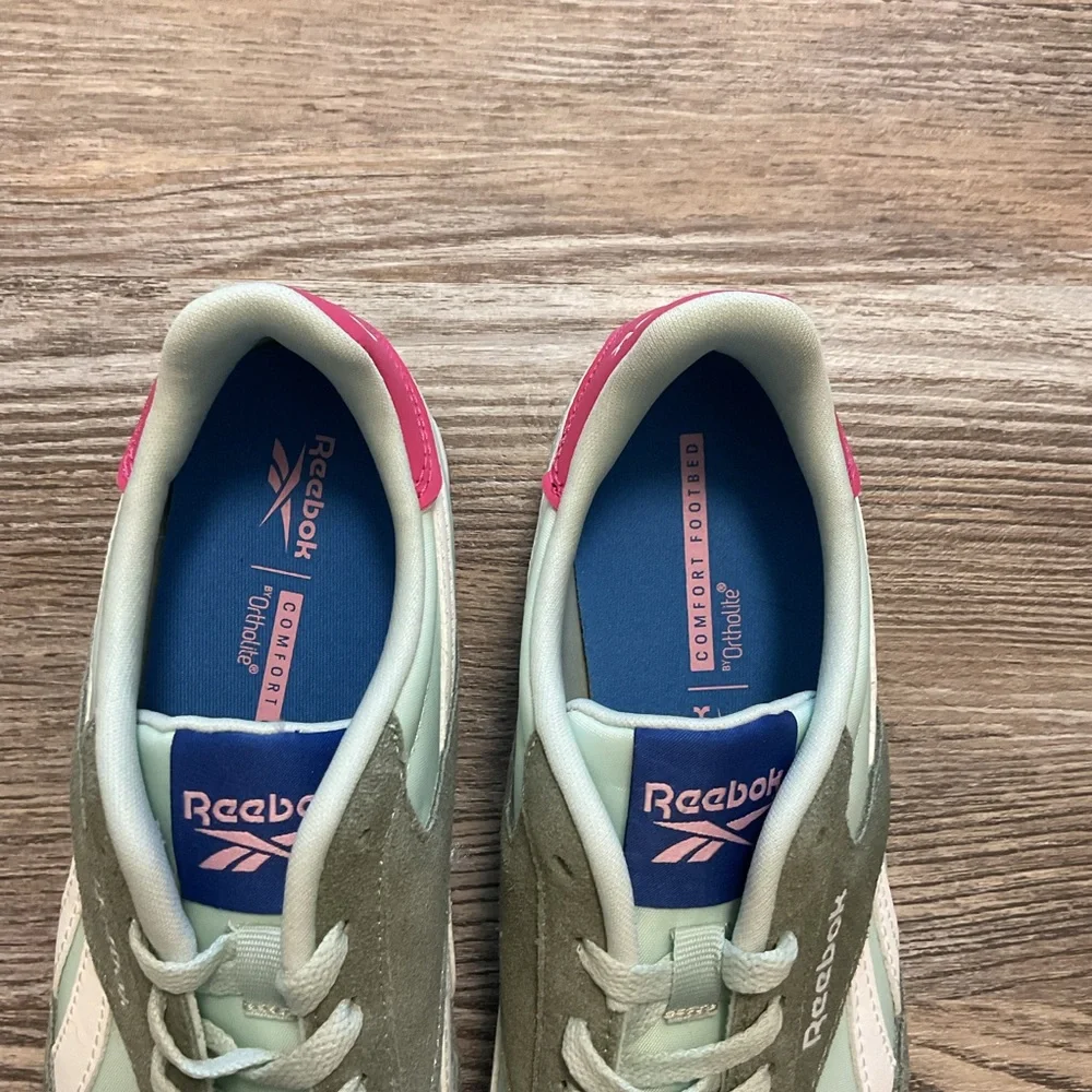 Reebok Women’s World 70 Sneaker Green Grey, Pink and White 7.5 NWOT